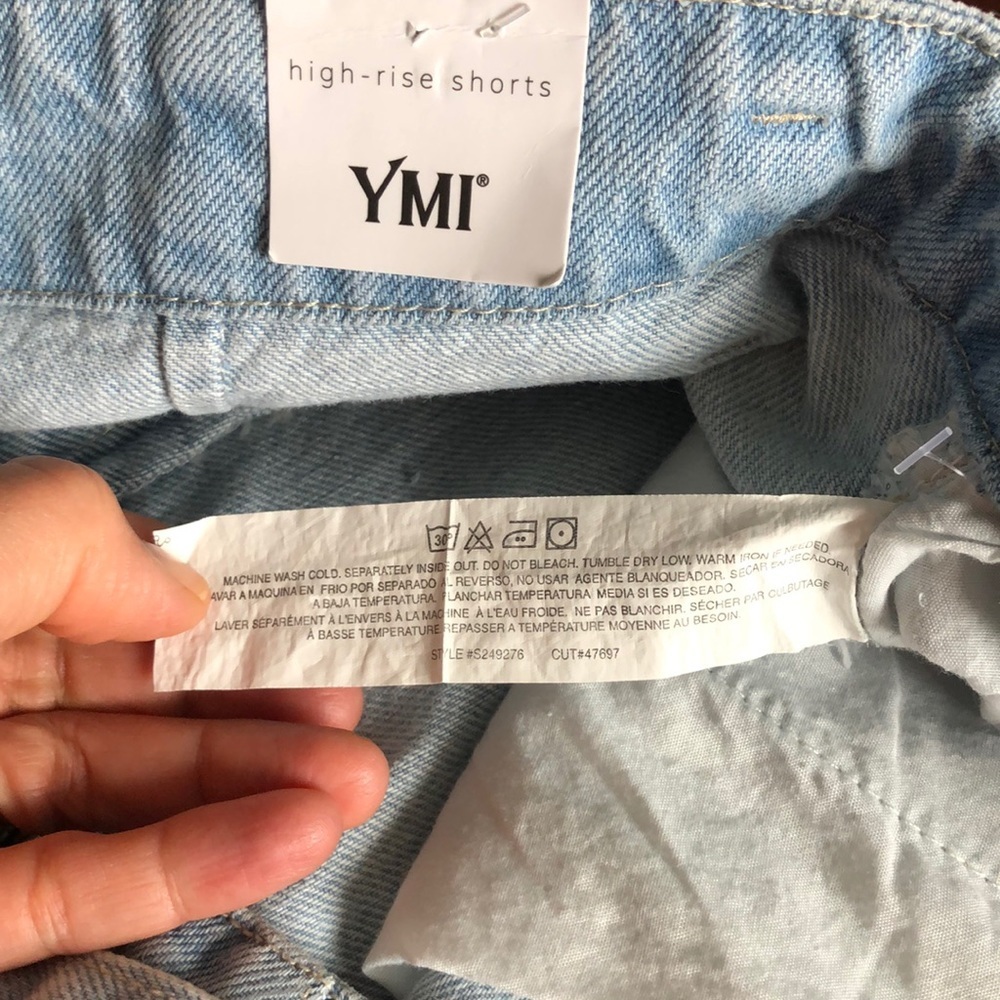 YMI Belted Mom Jeans Shorts in Light Blue  5/27 - Picture 13 of 14